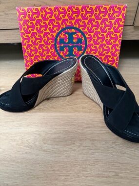 Tory Burch Bailey Wedge Mule in Black size 9